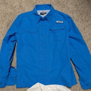 Long sleeve fishing style shirt